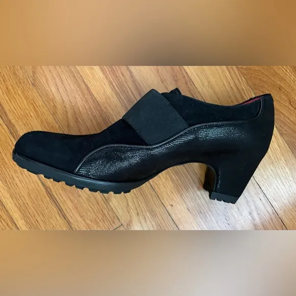 NEW Pas De Rouge Women’s Black Shoes