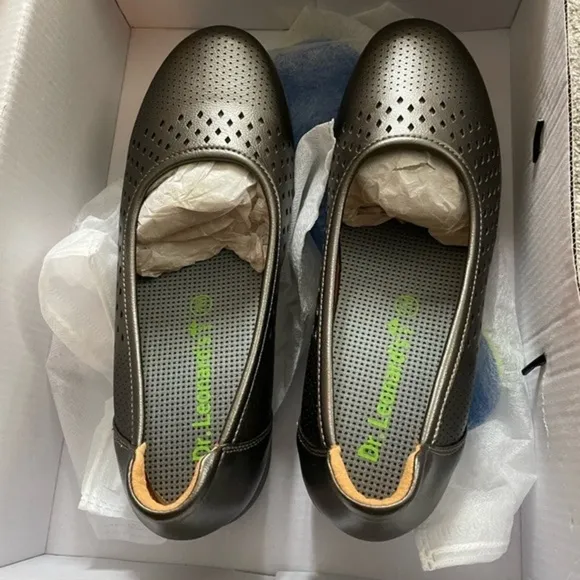 NEW- Size 7 Dr Leonard’s Footlink Women’s Diabetic Black Shoes Perforated