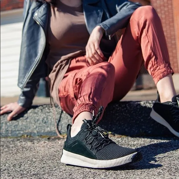 NEW Sorel Out N About plus black mesh casual streetwear sneakers Size 7