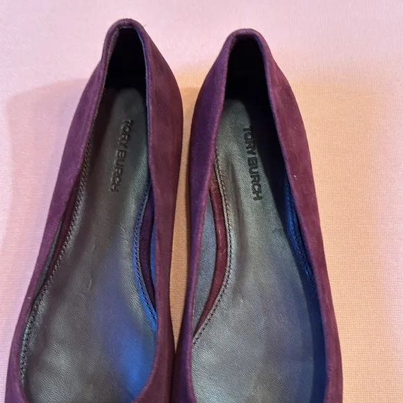 New Tory Burch Suede Flat Shoes. Size 6.