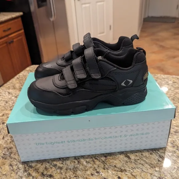 NIB APEX 3 Velcro Strap Diabetic Leather X Last Walking Shoe Men's 9W