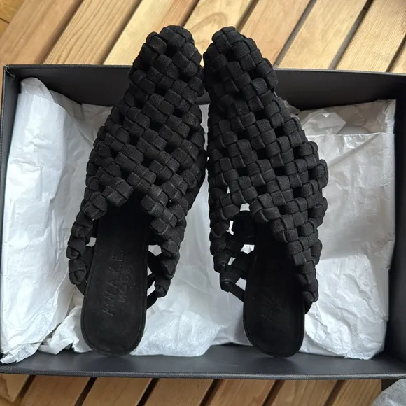 nib A.W.A.K.E. Mode Regina Weaved Mid-Heel Mules in Black - Size EU 36 / US 6
