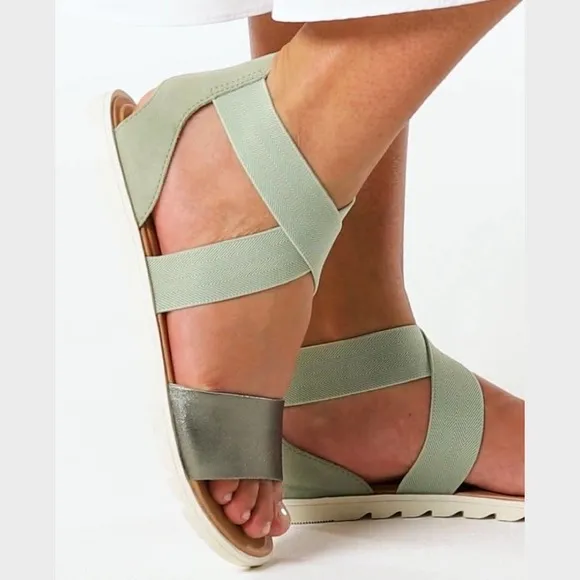 NIB SOREL Ella II Flat Sandal 8.5M Elastic Ankle Straps Safari/Chalk