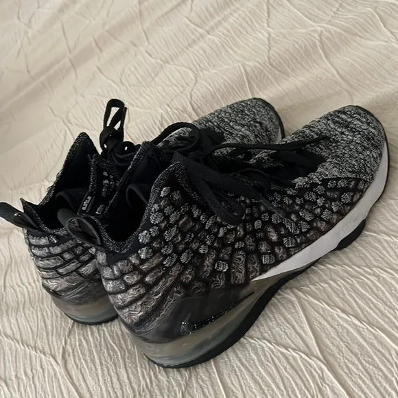 NIKE, 2019 LeBron 17 BG 'In The Arena' Sneakers Size 6Y/Women’s 7.5-8