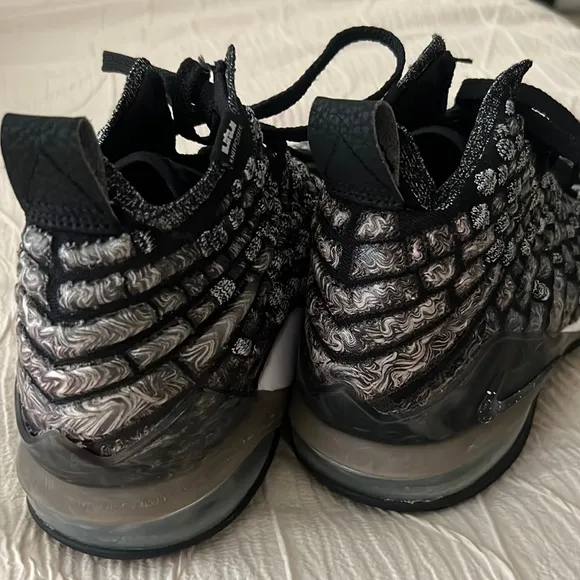 NIKE, 2019 LeBron 17 BG 'In The Arena' Sneakers Size 6Y/Women’s 7.5-8