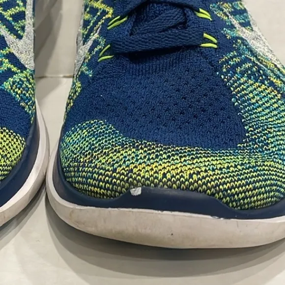 Nike 717075-402 Free 4.0 Barefoot Flyknit Running Shoes Men 8.5  Brave Blue/Volt