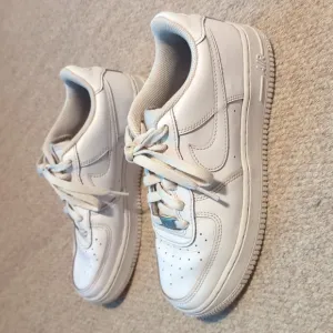 Nike Air Force 1 LE GS Low Triple White Shoes DH2920-111 5.5Y Women's 7