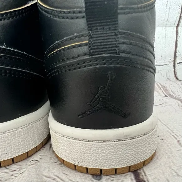 Nike Air Jordan 1 Kid’s Retro Black and Gold Basketball Shoes, Size 1.5Y