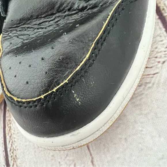 Nike Air Jordan 1 Kid’s Retro Black and Gold Basketball Shoes, Size 1.5Y
