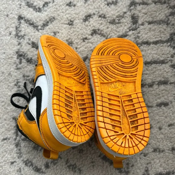 Nike Air Jordan 1 Mid Shoes ‘Reverse Yellow Toe/Taxi’ 640734 701 - Size 11C
