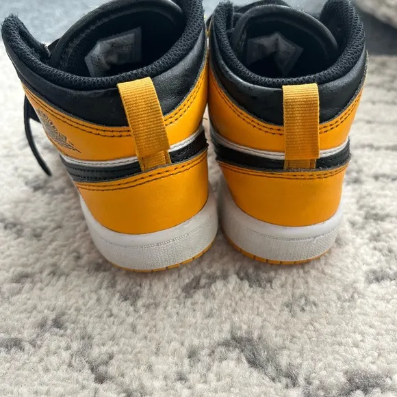 Nike Air Jordan 1 Mid Shoes ‘Reverse Yellow Toe/Taxi’ 640734 701 - Size 11C