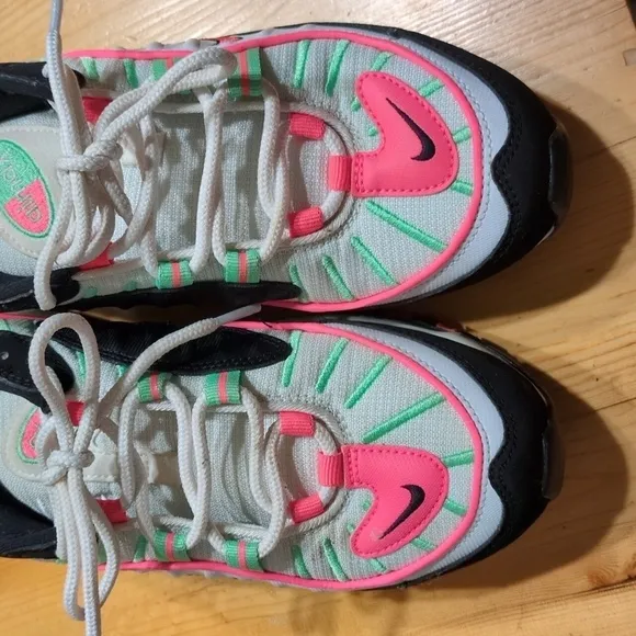 Nike Air Max 98 Lace-Up Sneakers Cushioned Mesh Rubber Watermelon Colorway W 7.5