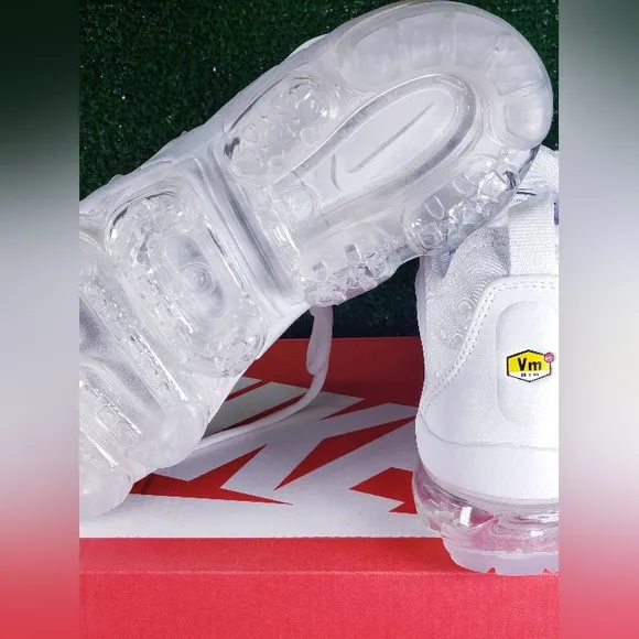Nike Air Max Vapormax White Plus Men's White Athletic Sneakers Vm