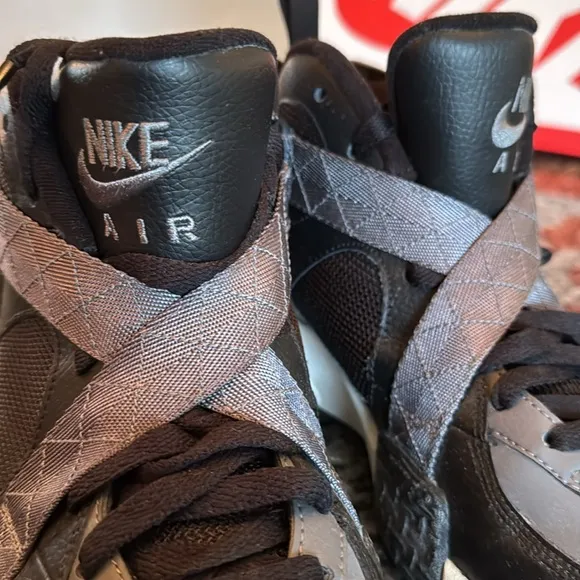 Nike air raid sneakerboot Black and Gray Sneakers EUC 10.5