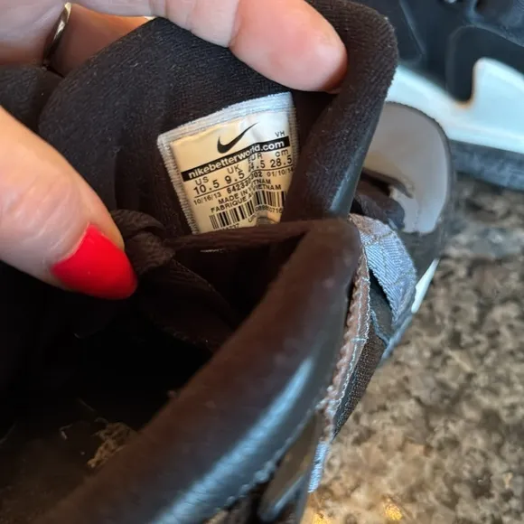 Nike air raid sneakerboot Black and Gray Sneakers EUC 10.5