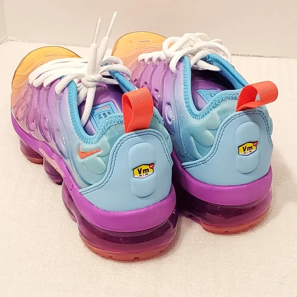 Nike Air Vapormax Plus Fuchsia Dream Crimson Sneakers Women's Size 6.5