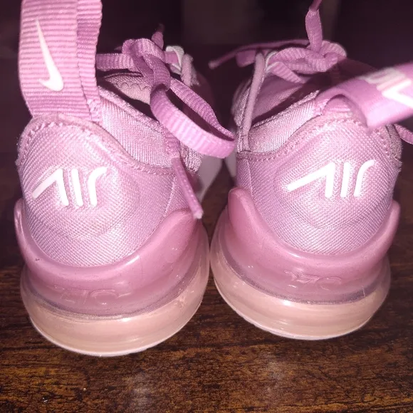 Nike Airmax 270 Kids Pink Sneaker size 10.5c