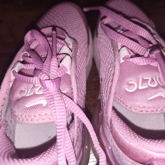 Nike Airmax 270 Kids Pink Sneaker size 10.5c