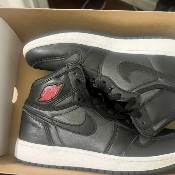 Nike Black and Red High-Top Sneakers Premium