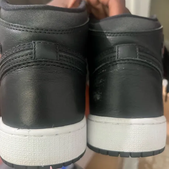 Nike Black and Red High-Top Sneakers Premium