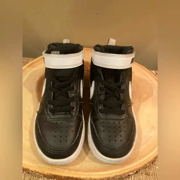 Nike Court Borough Mid 2 Black Leather CD7783-010 Hook &amp; Loop Sneakers Boys 11C