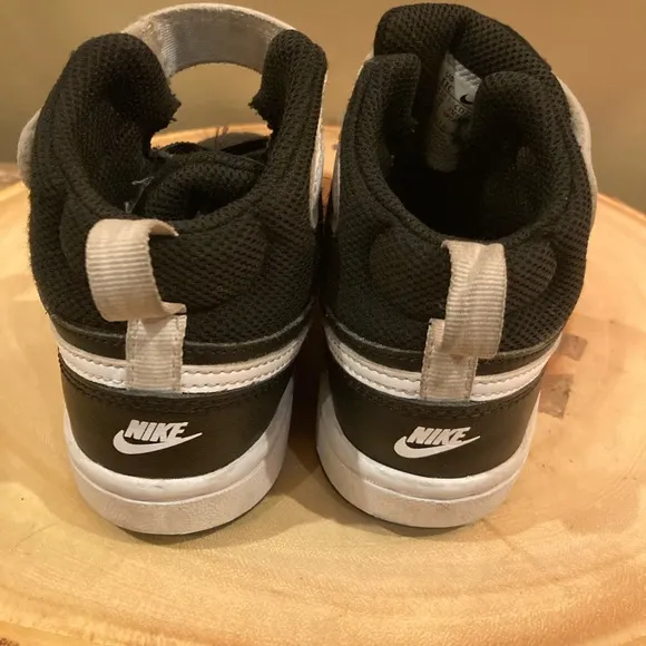 Nike Court Borough Mid 2 Black Leather CD7783-010 Hook &amp; Loop Sneakers Boys 11C