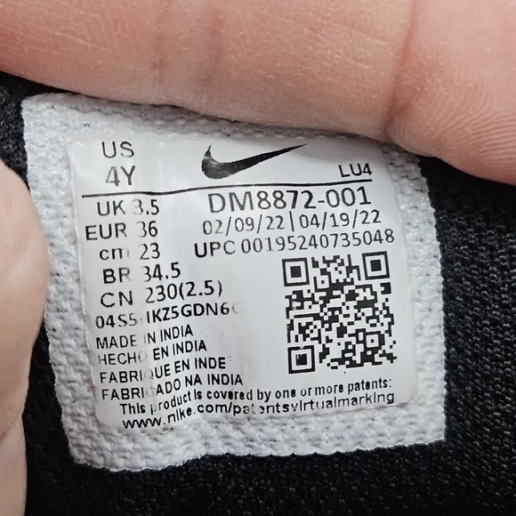Nike court Borough mid 2 size 4