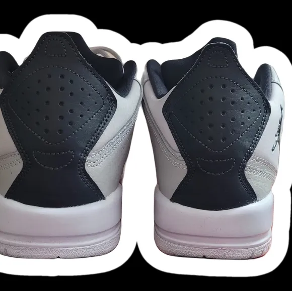 Nike Courtside 23 Midtop sneakers. Grey/white/black, Size 6 youth/boys