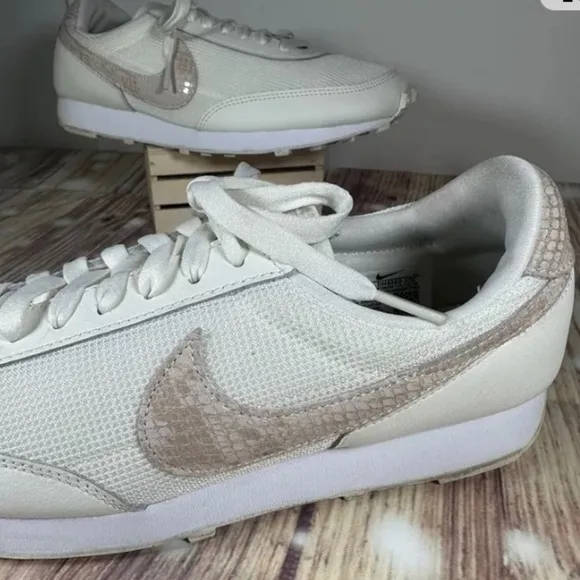 Nike Daybreak Sail White Particle Beige Leather Sneakers W8.5