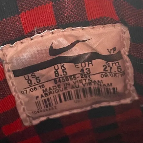 Nike Dunk High Premium Sneakers Size 9.5 Beige &amp; Red Plaid Lining 845055-201