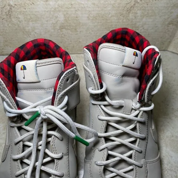 Nike Dunk High Premium Sneakers Size 9.5 Beige &amp; Red Plaid Lining 845055-201