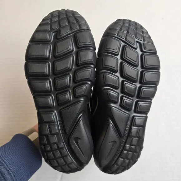 Nike Flex Runner 2 Size Kids 2.5Y Black Flat Pewter Sneakers Shoes DJ6040-001