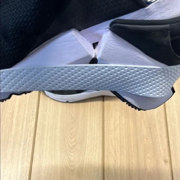 Nike Flyers Black and White Slip-On Sneakers with Cushioned Sole
