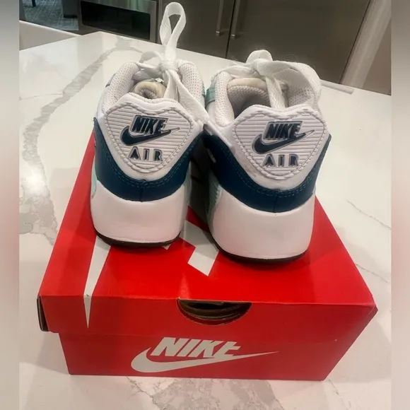 Nike Girls Air Max Sneakers - Teal and White