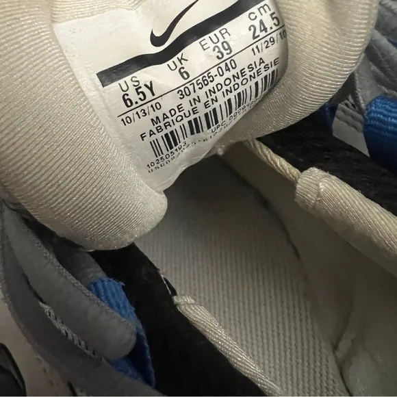 Nike Gray and Blue Sneakers with Air Max Cushioning