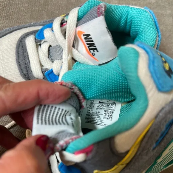 Nike Gray and White Sneakers for Everyday Comfort