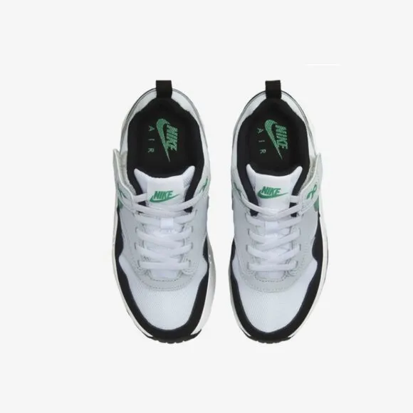 Nike Green and Black Sneakers for Active Comfort