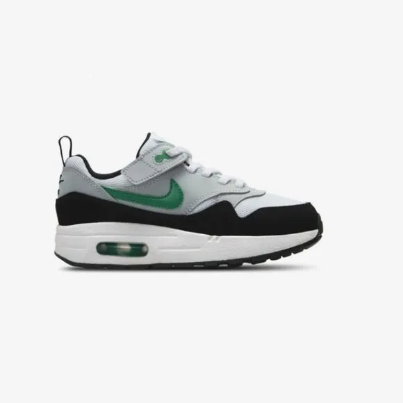 Nike Green and Black Sneakers for Active Comfort