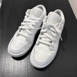 Nike Jordan 1 Low All White