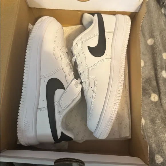 Nike Kids Air Force 1 White Sneakers