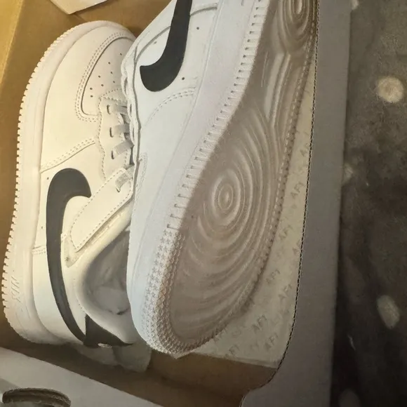Nike Kids Air Force 1 White Sneakers