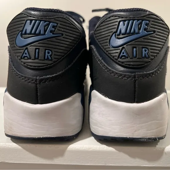 Nike Kids Air Max Navy Blue Sneakers4.5Y fits Women 6-6.5