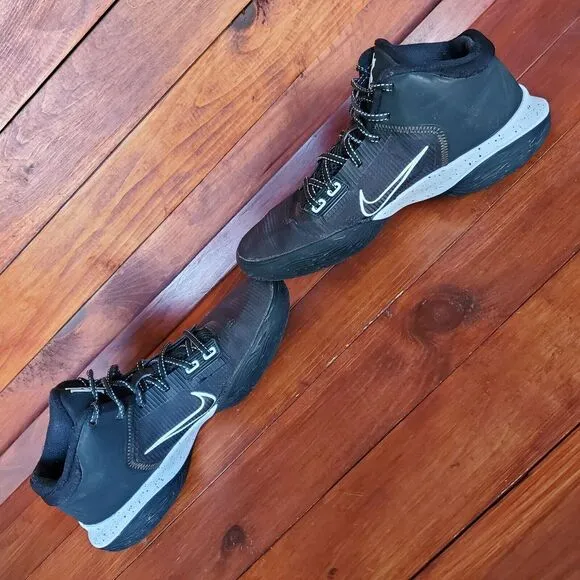 Nike Kyrie Flytrap IV 4 Shoes Men 8 Black White Basketball Sneakers
