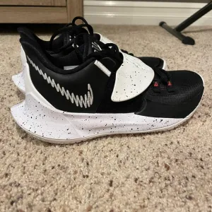 Nike Kyrie Low 3 Team Black and White