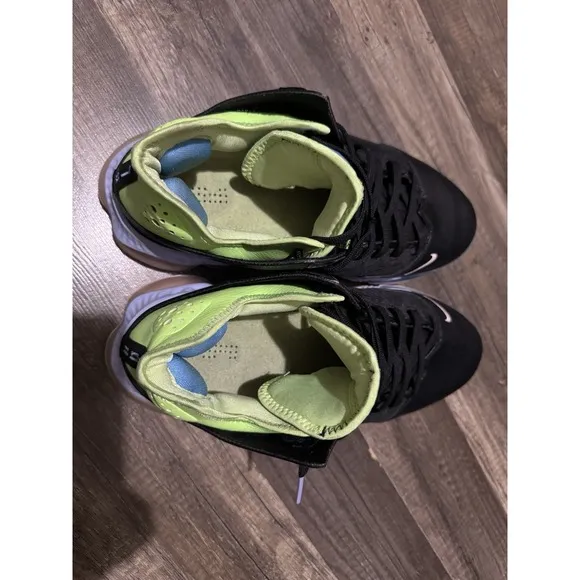 Nike LeBron 19 Low Ghost Green Black Mens Size 12 Basketball Shoes Sneakers