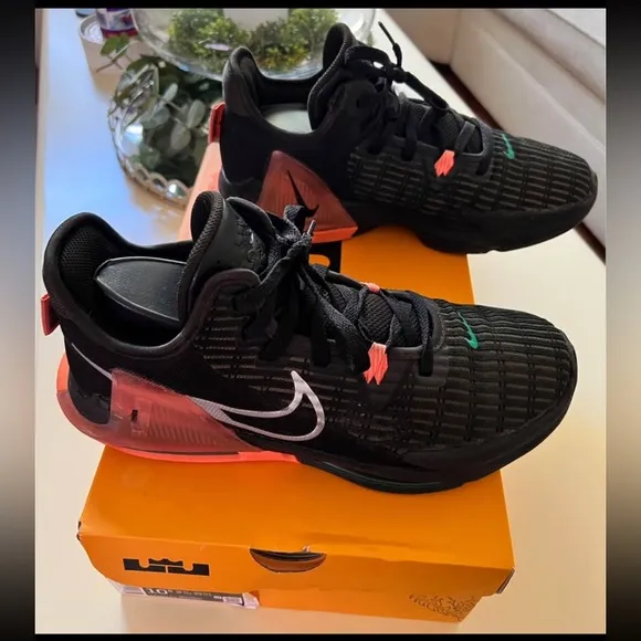 Nike- LeBron Witness VI Sneakers- Black/Metallic Silver/Sequoia Noir- Men’s 10.5