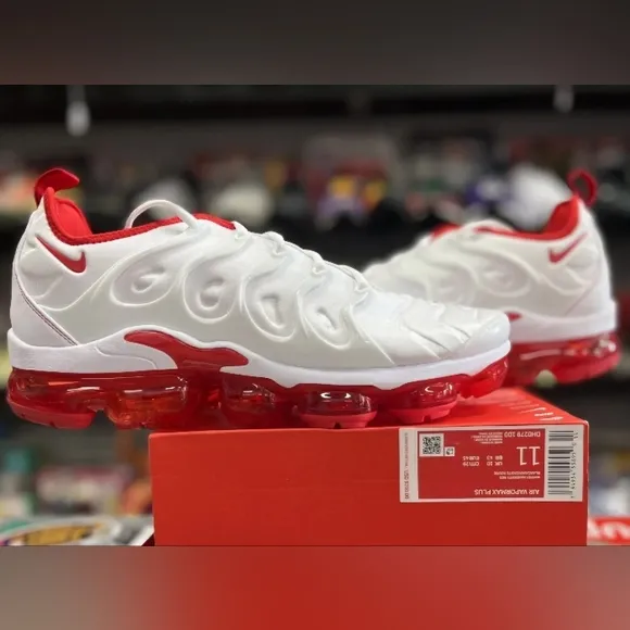 Nike Men Plus Air Max Vapormax White and Red Sneakers