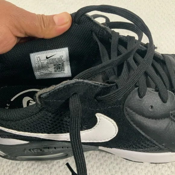 Nike Men's Black Sneakers, Nike Air Max. Retro Max air size 7.5