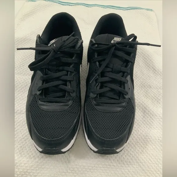 Nike Men's Black Sneakers, Nike Air Max. Retro Max air size 7.5