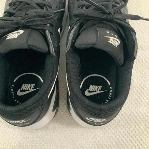 Nike Men's Black Sneakers, Nike Air Max. Retro Max air size 7.5
